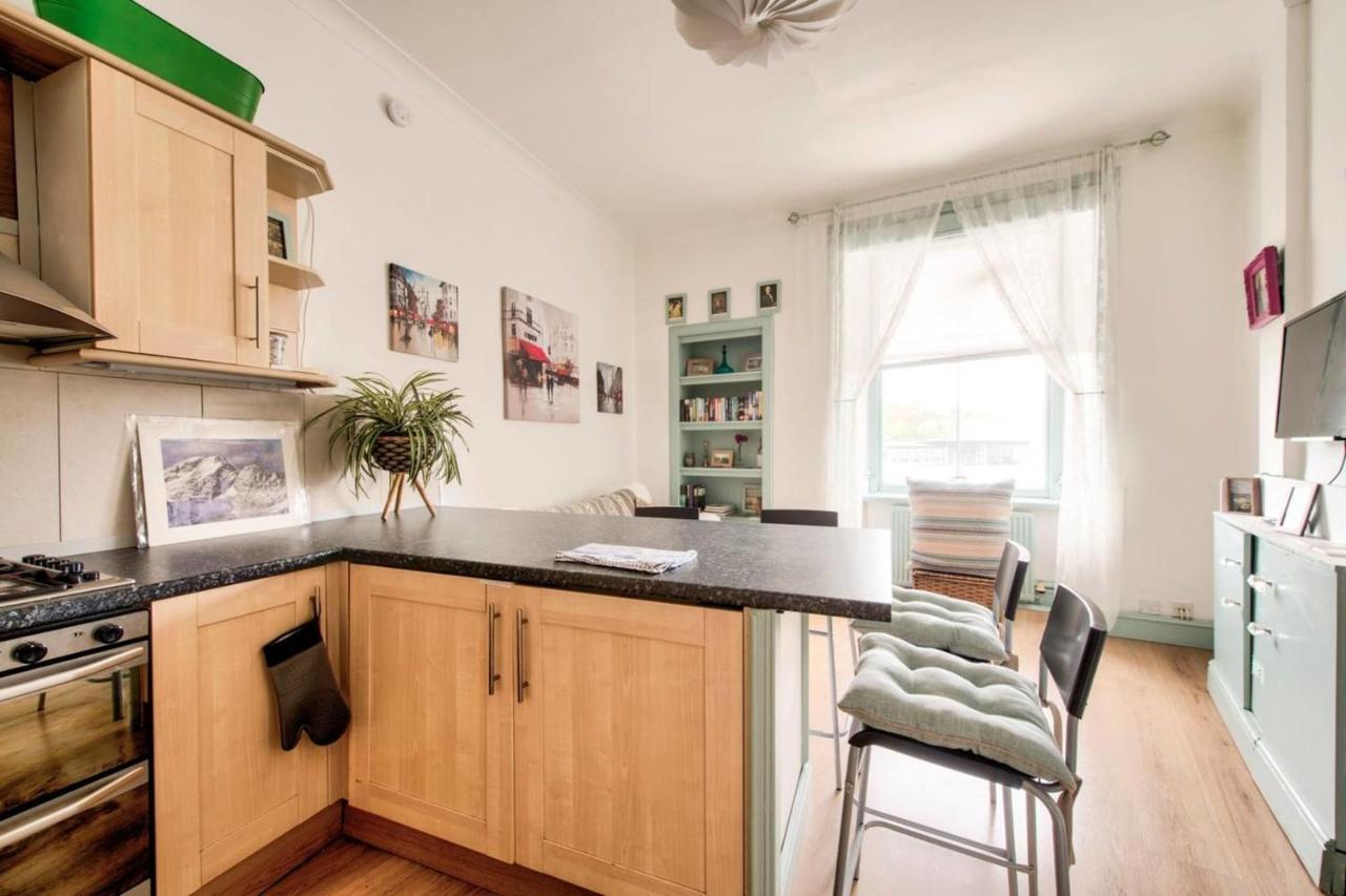 Guestready - Cosy Home 5 Minutes From Waverley! Edimburgo Exterior foto
