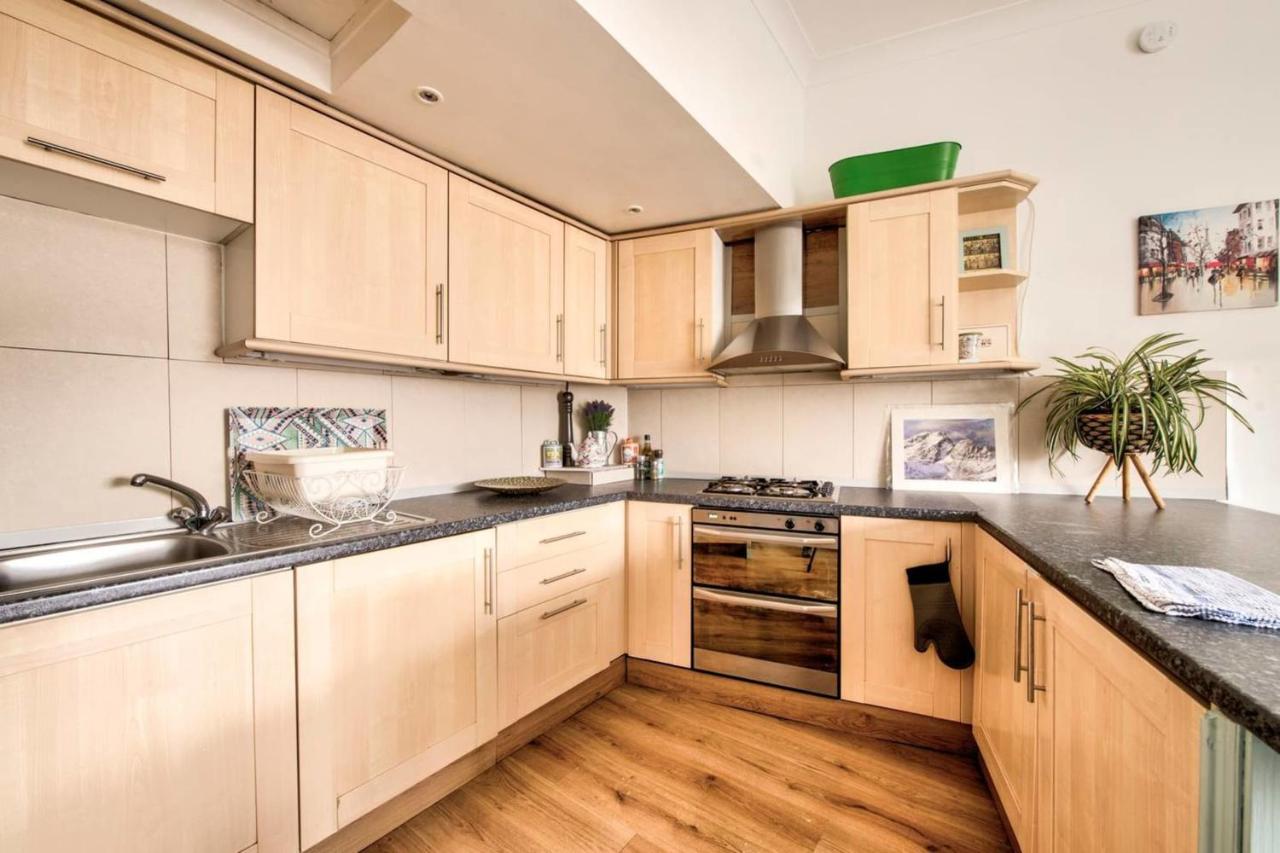 Guestready - Cosy Home 5 Minutes From Waverley! Edimburgo Exterior foto