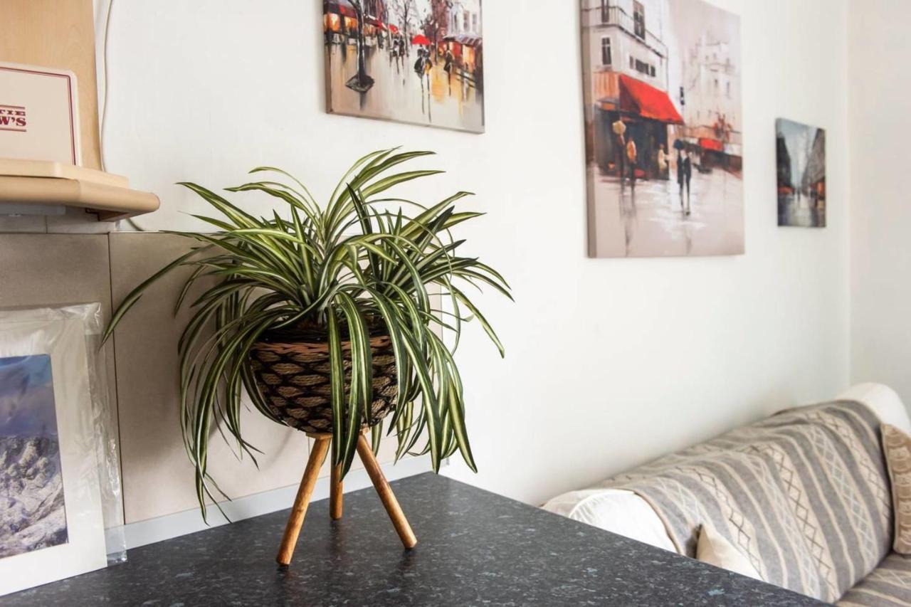 Guestready - Cosy Home 5 Minutes From Waverley! Edimburgo Exterior foto