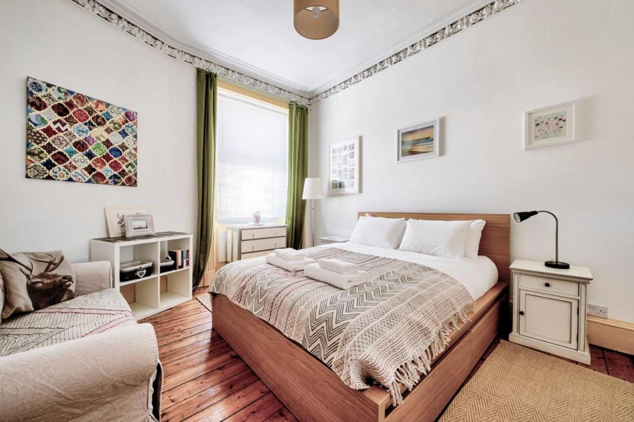 Guestready - Cosy Home 5 Minutes From Waverley! Edimburgo Exterior foto